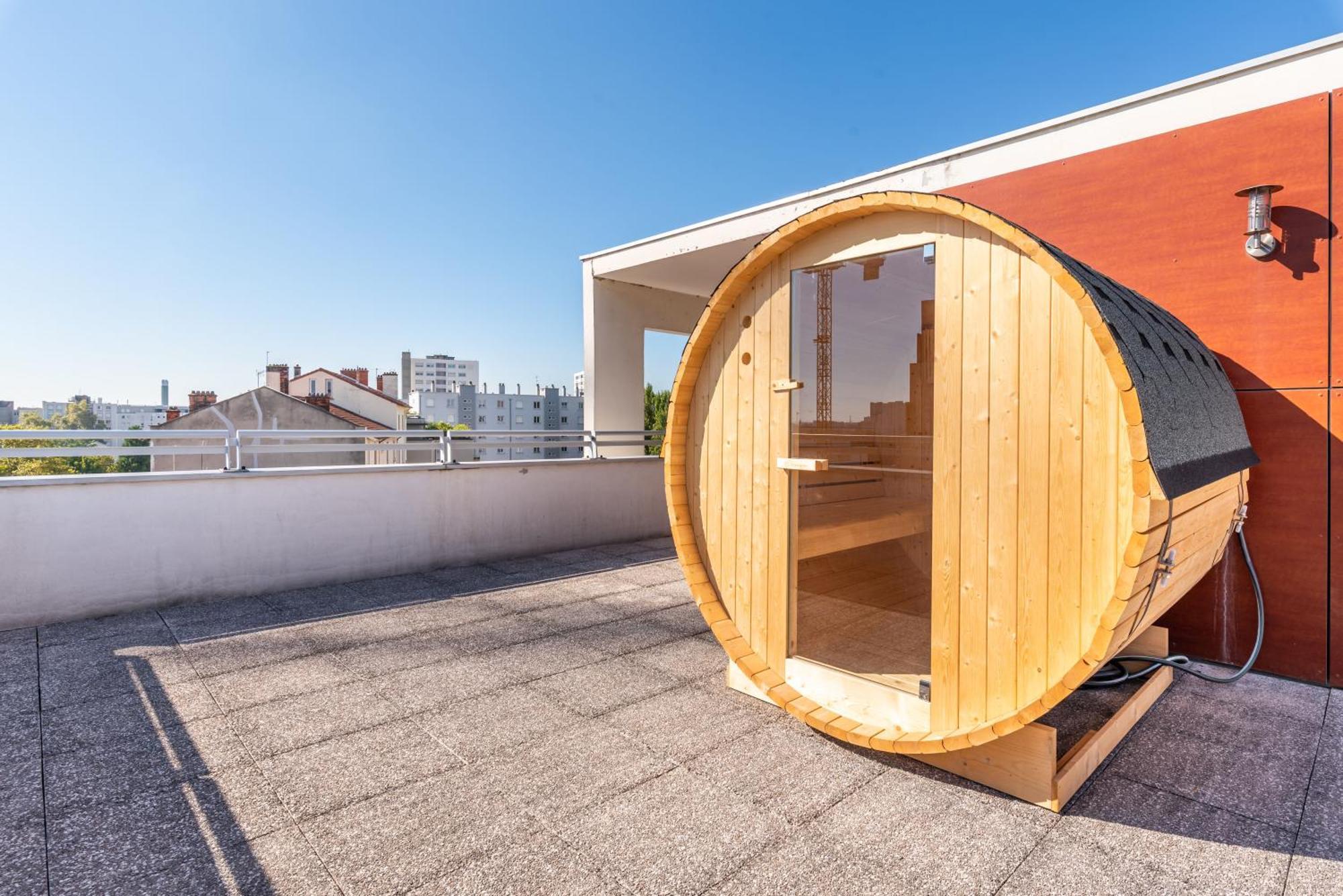 Le Montblanc & Spa Rooftop Apartment Лион Екстериор снимка